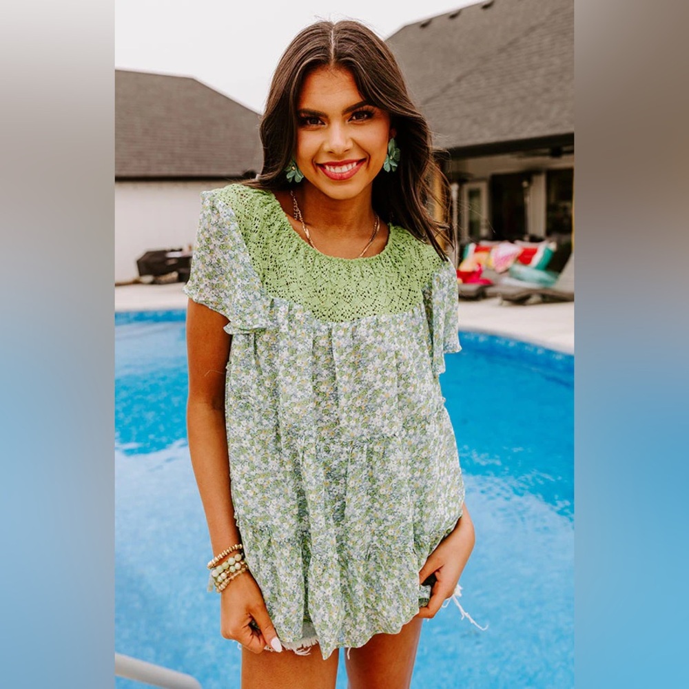 Impressions Green Floral Women's Blouse - Picture 1 of 6